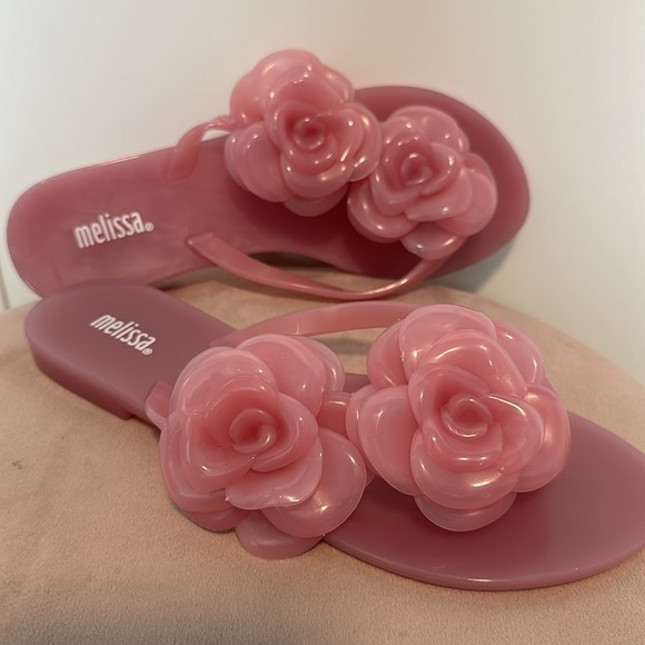 NWOT Stunning and romantic size 5 Melissa pink flip flops! - Picture 10 of 10
